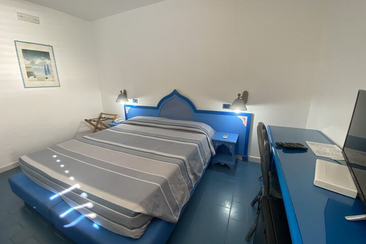 Room 7 of 26