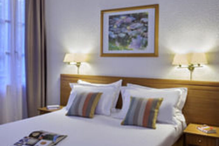Room 10 of 33
