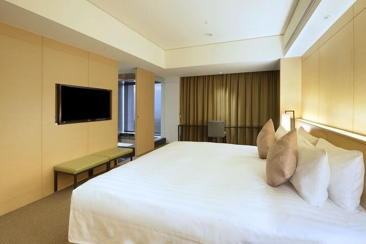Room 74 of 145
