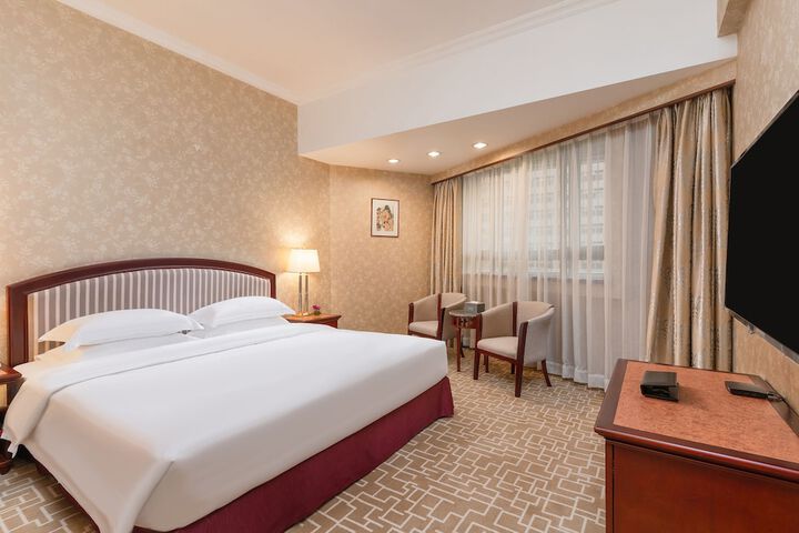 Room 21 of 37