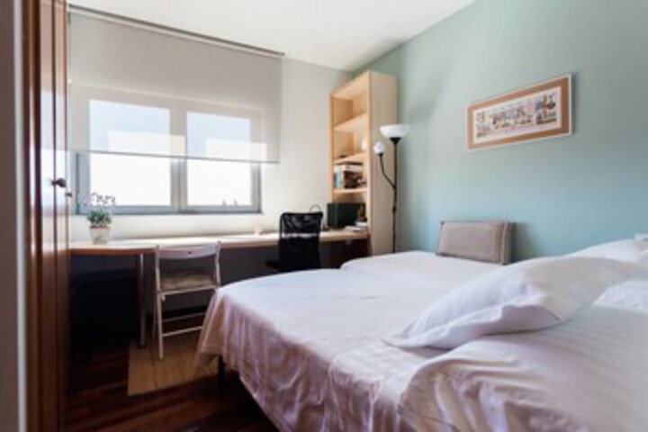 Room 10 of 14