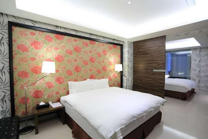 Room 10 of 63