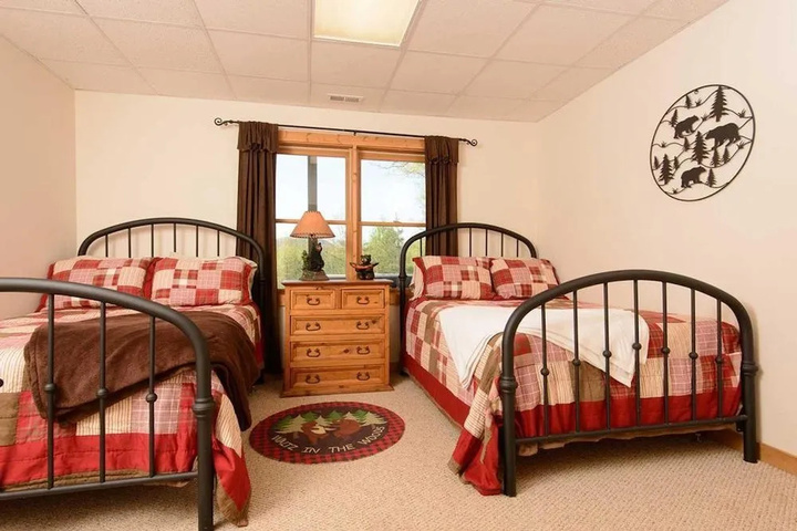 Room 5 of 14