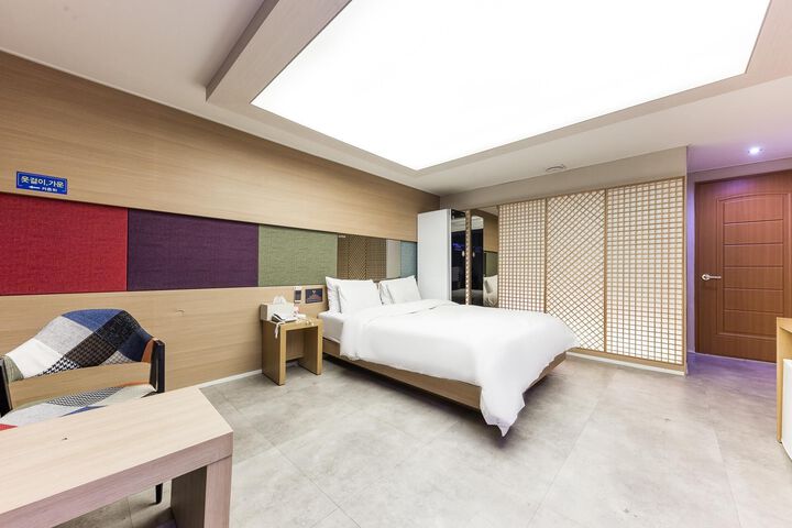Room 103 of 120