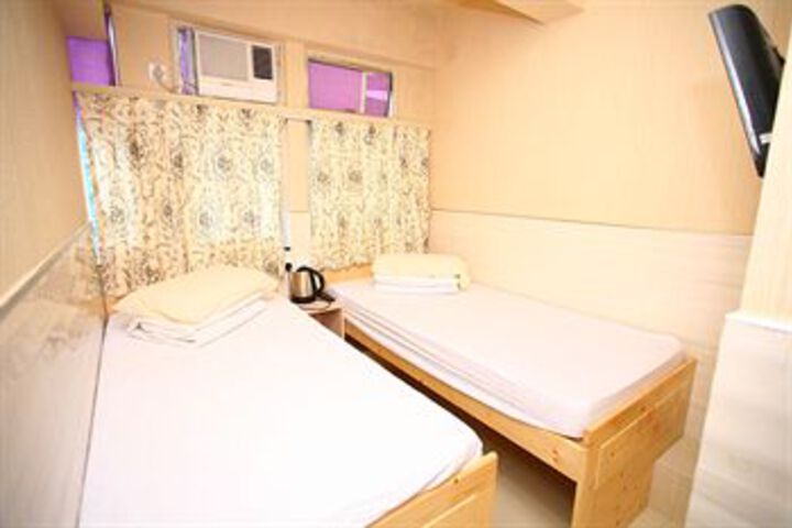 Room 10 of 44