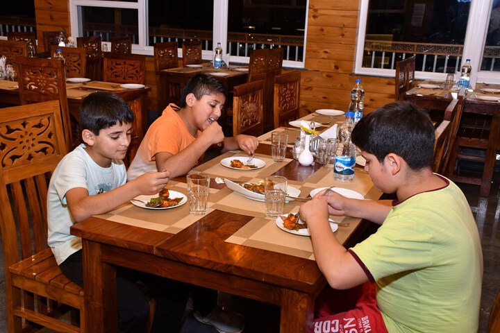 Dining 43 of 92
