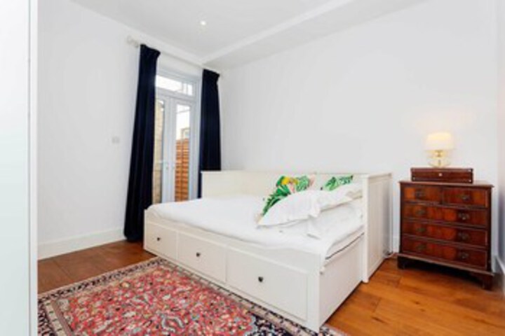 Room 14 of 22