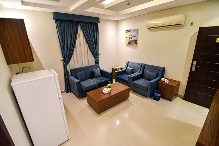 Room 25 of 43