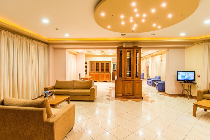 Entrance & Lobby
