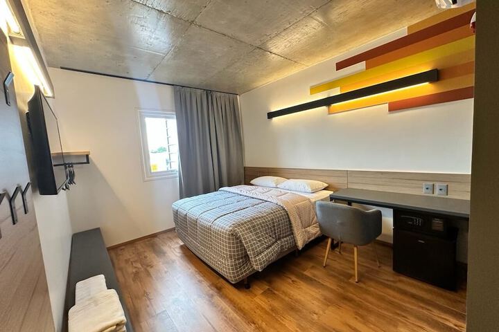 Room 11 of 25