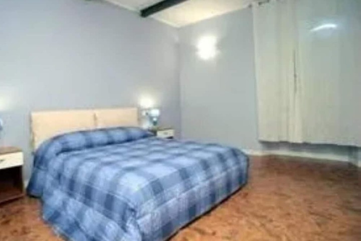 Room 5 of 6