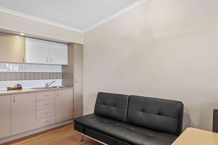 Room 50 of 93