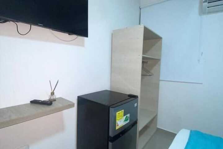 Room 5 of 12