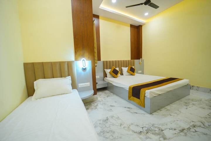 Room 9 of 24