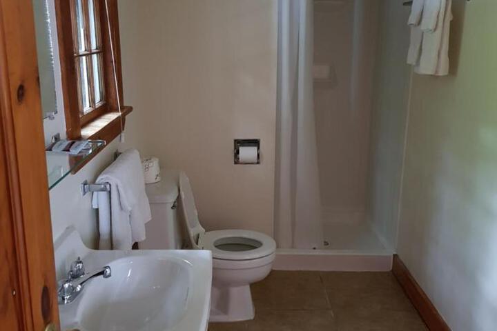 Basic 2 Queen Beds River View (6 of 17)
