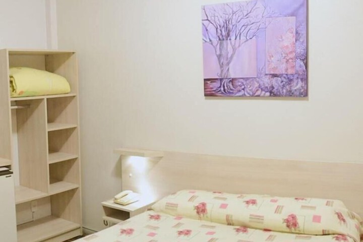 Room 15 of 25