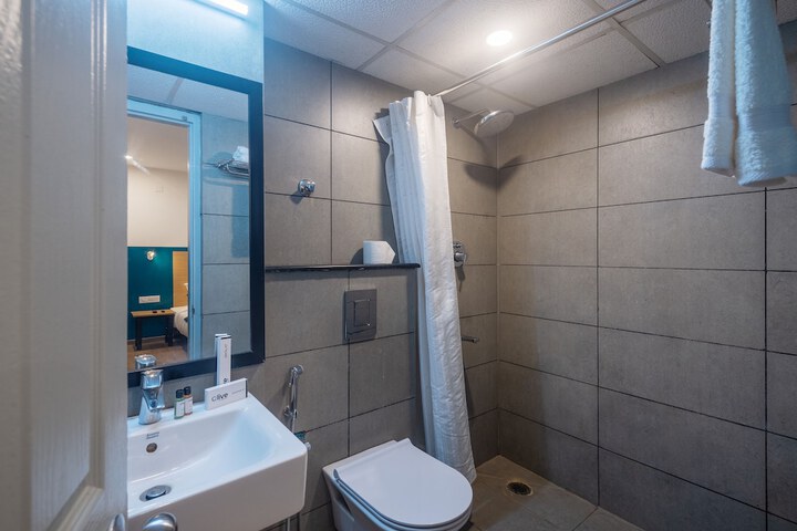 Room 15 of 21
