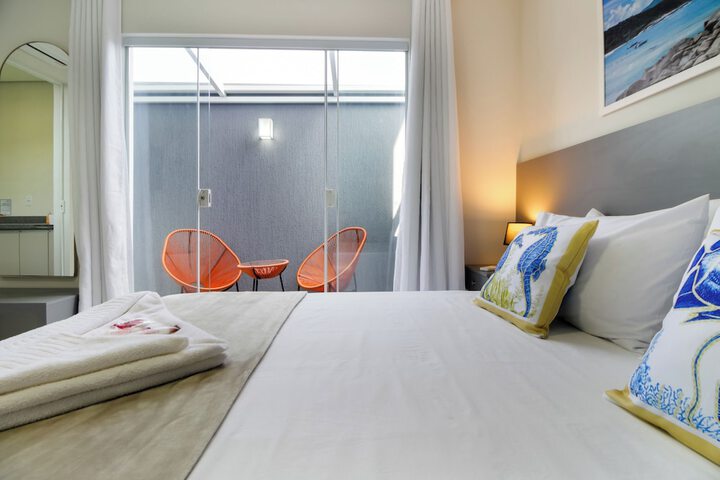Room 32 of 185