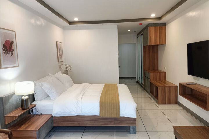 Room 10 of 20