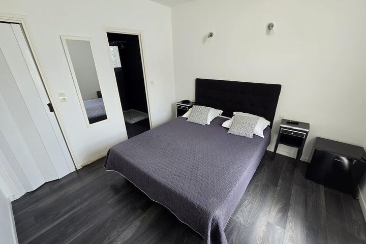 Room 12 of 51