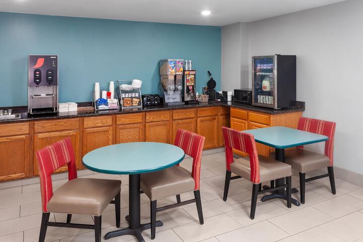 Breakfast/Coffee Service 24 of 25