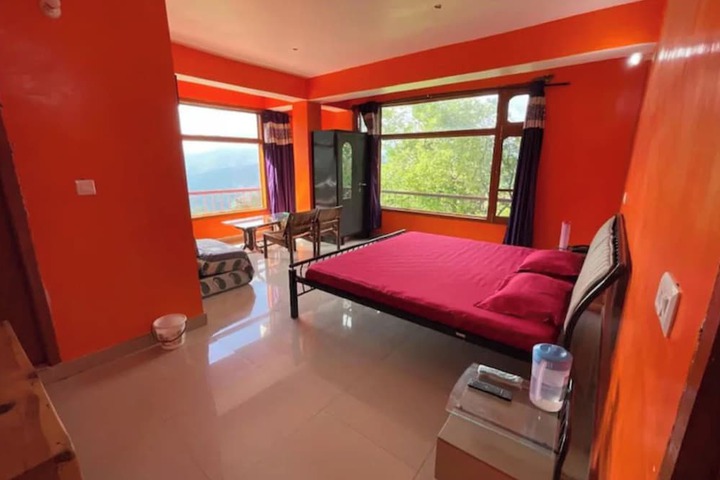 Room 2 of 10
