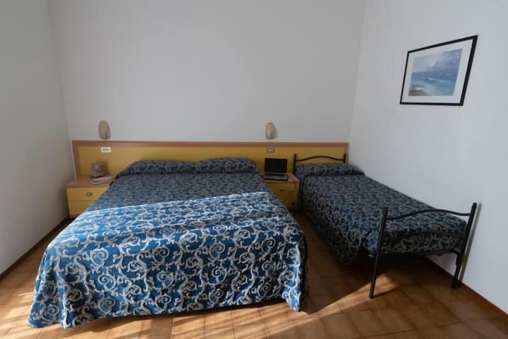 Room 14 of 66