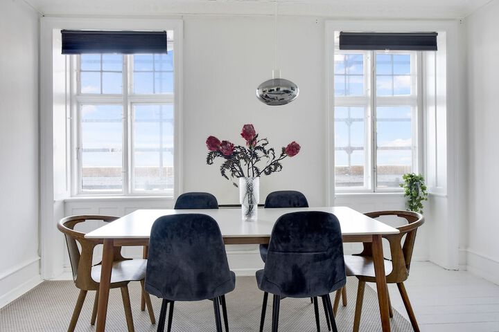 Room 10 of 21