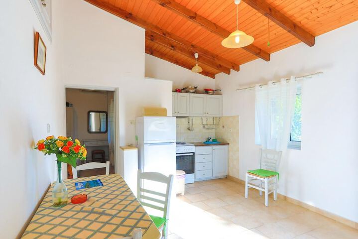 Room 4 of 28
