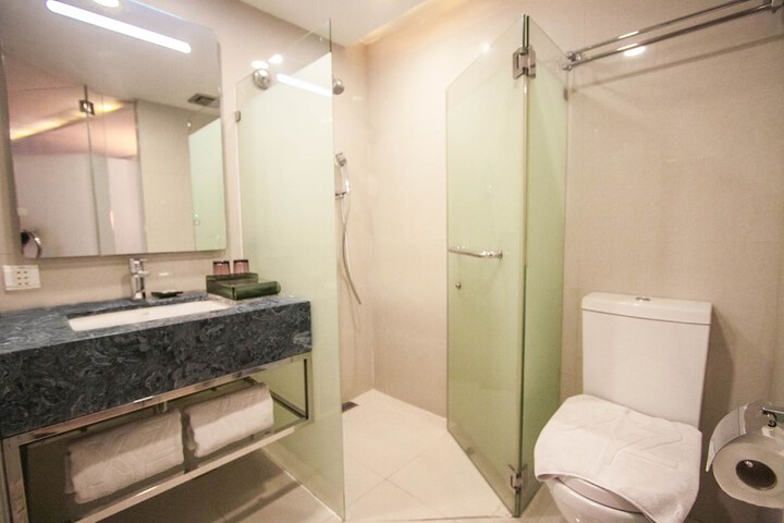 Room 5 of 31