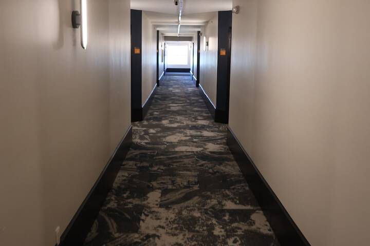 Ballroom/Hall 62 of 95