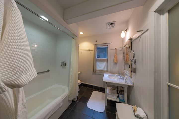 Room 44 of 89