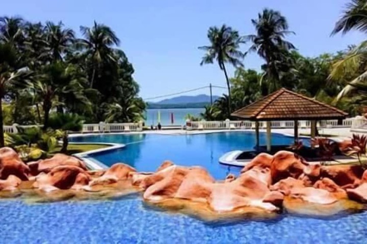 Pool Hotel