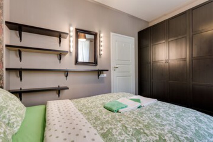 Room 15 of 19