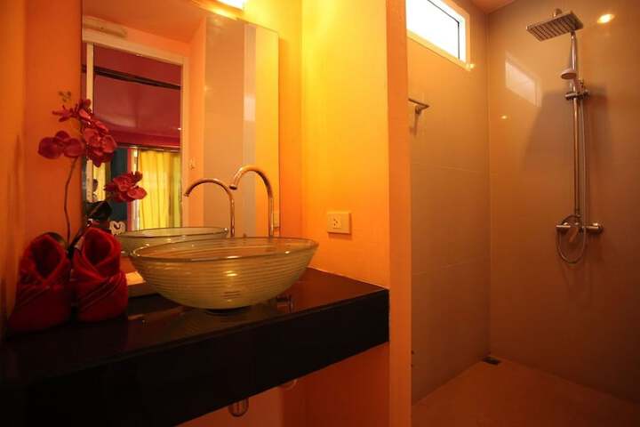 Room 136 of 169