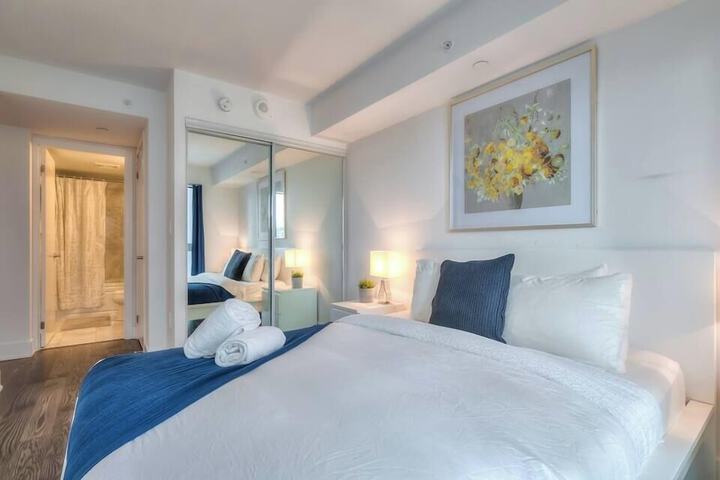 Room 2 of 144
