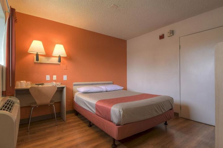 Room 2 of 24