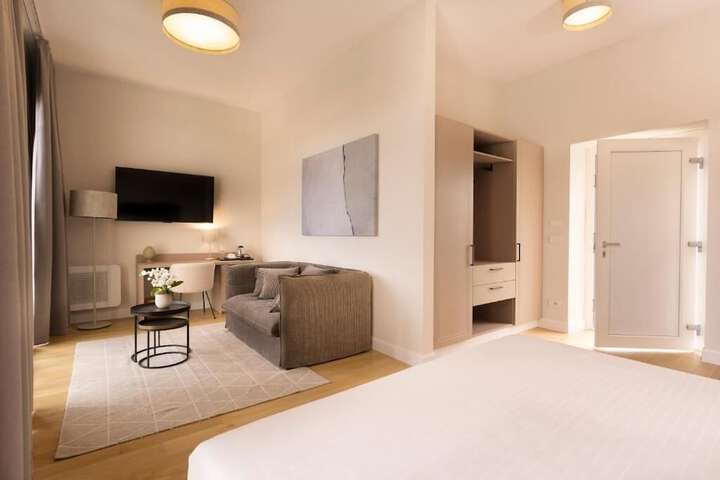 Room 7 of 17