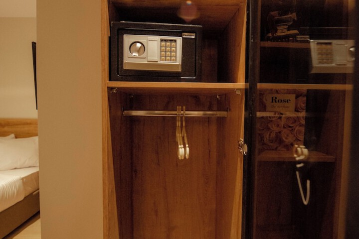 Room 49 of 150