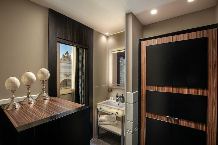 Bathroom Interior Photo