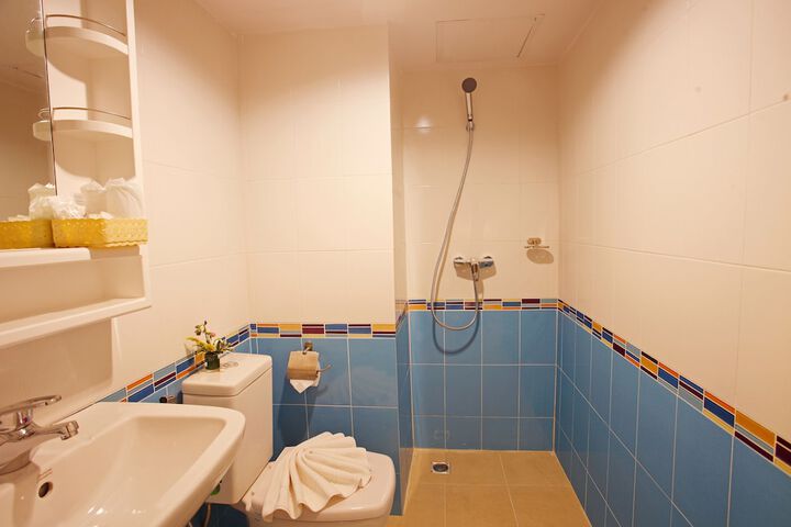 Room 74 of 99