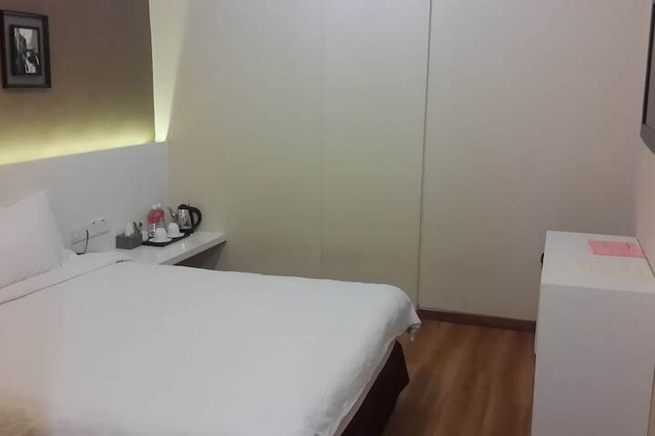 Room 3 of 17