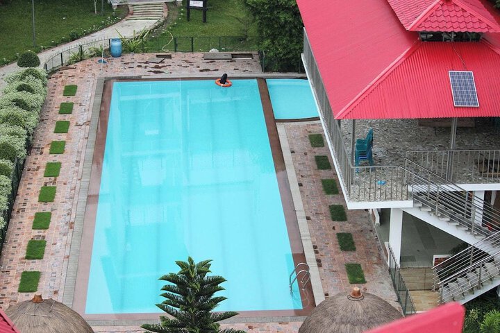 Pool 10 of 24
