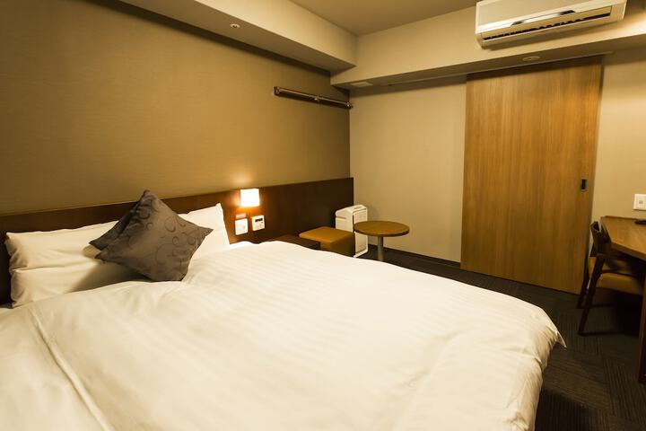 Room 10 of 53