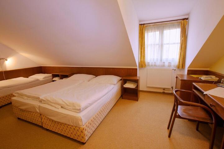 Room 14 of 64