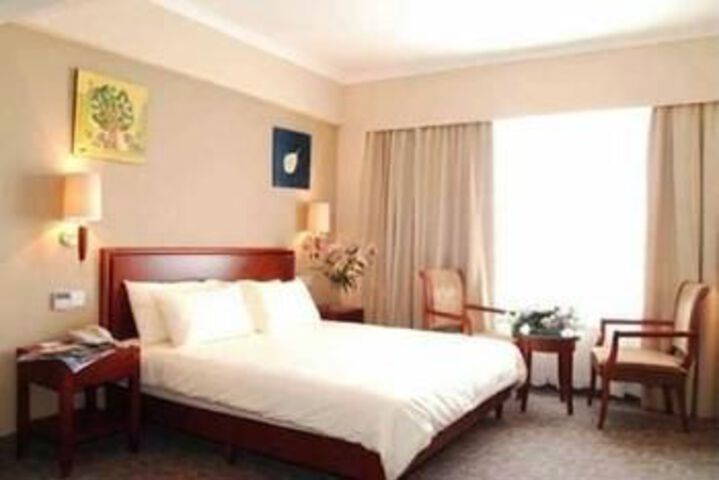Room 4 of 22