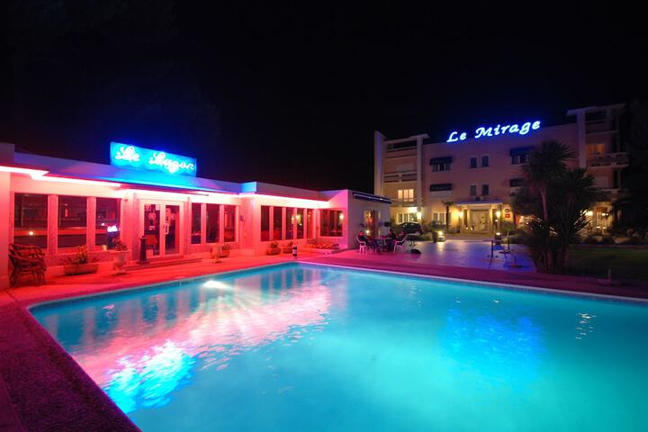 Pool Hotel