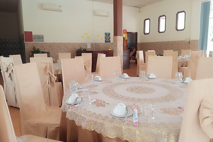 Dining 53 of 105