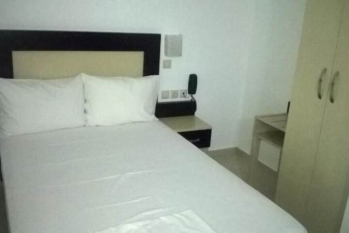 Room 2 of 37