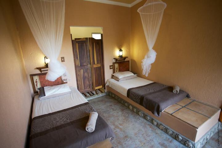 Room 3 of 44